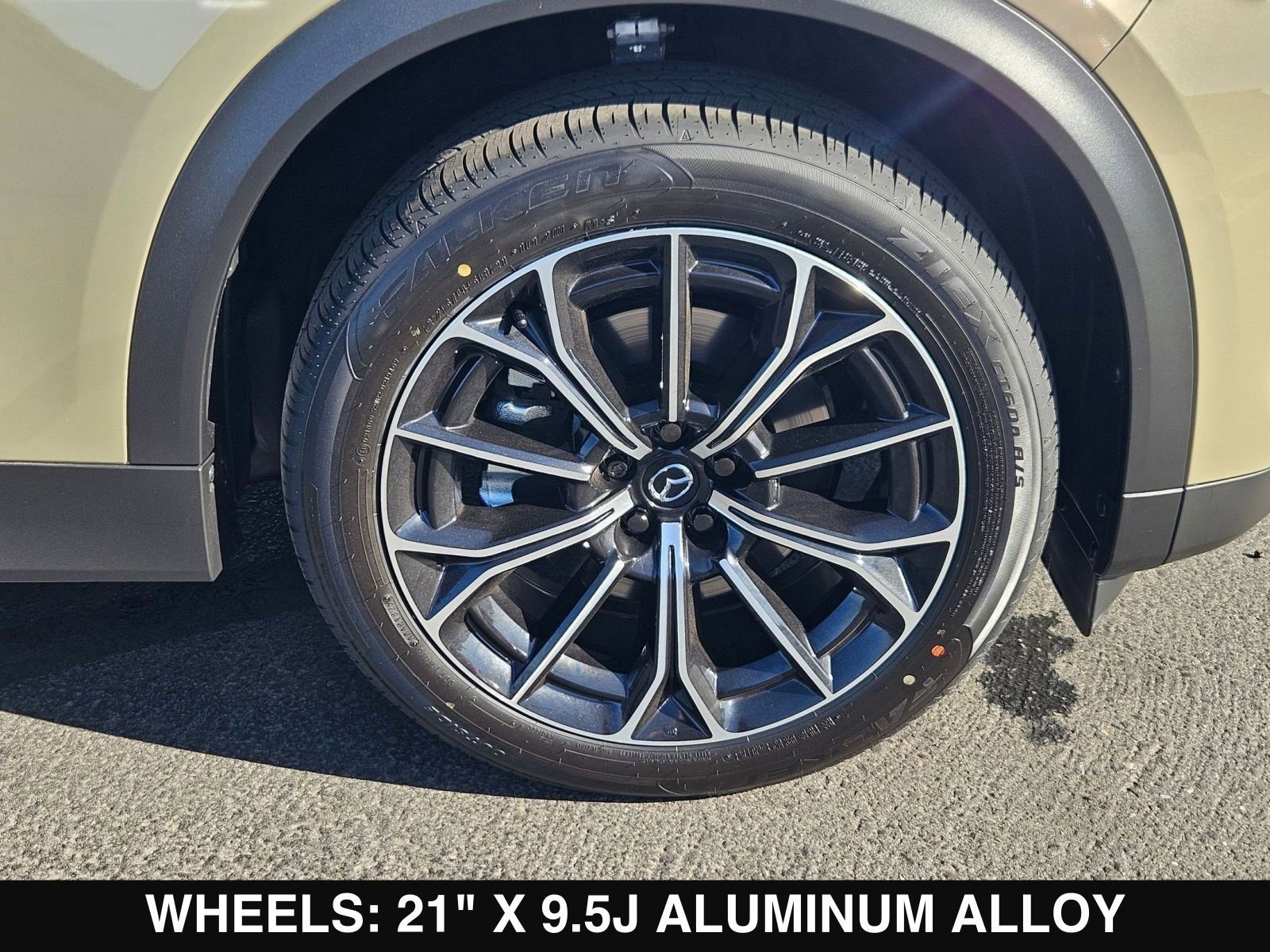 New 2025 MAZDA CX-70 Plug-In Hybrid w/ Premium Plus image 10