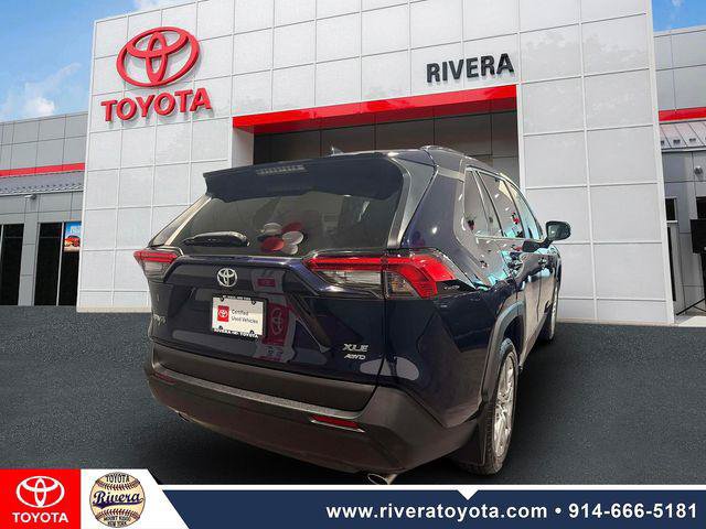 Certified 2022 Toyota RAV4 XLE Premium AWD/4WD image 4