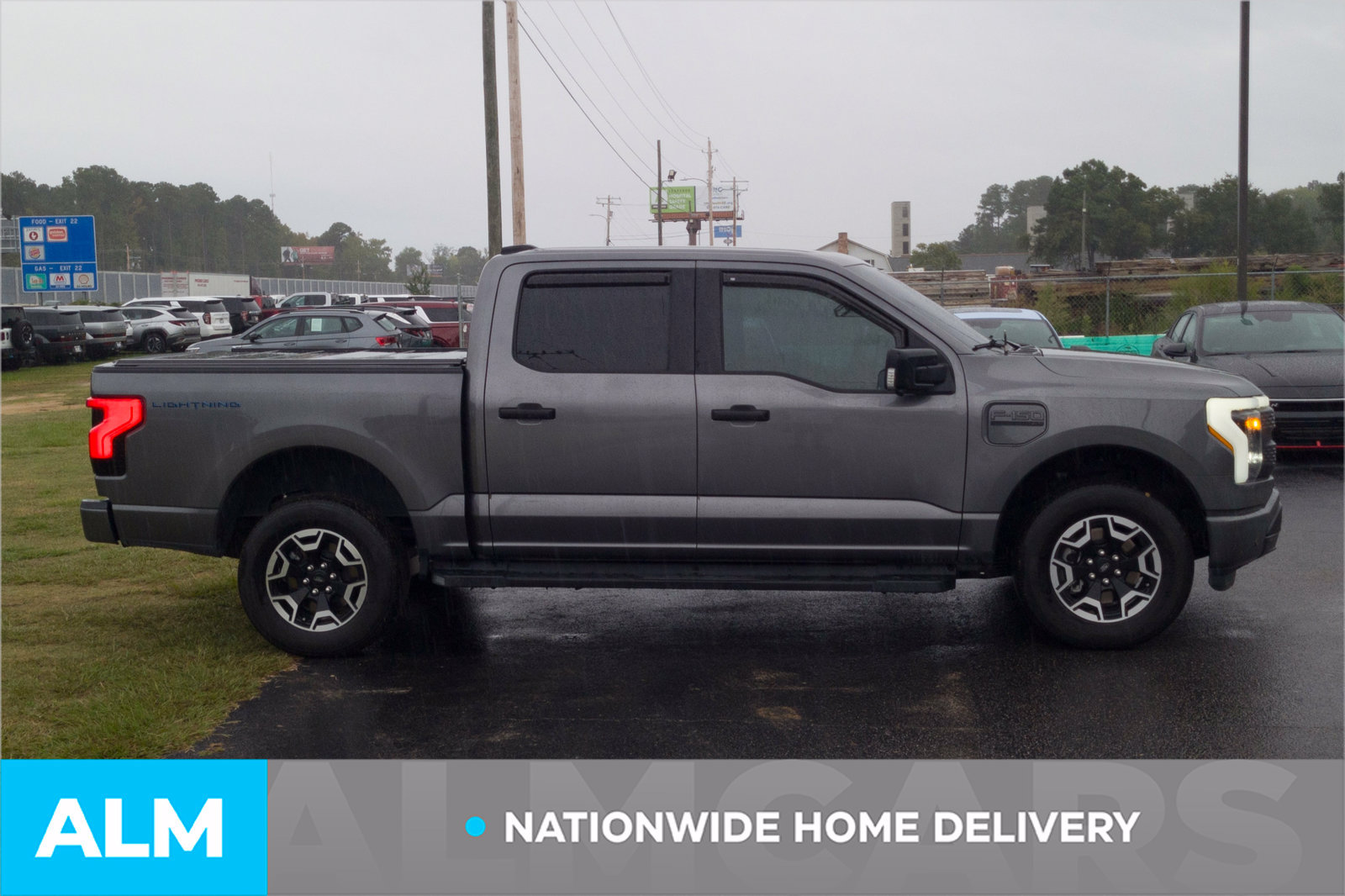 Used 2023 Ford F150 Lightning XLT AWD/4WD image 4