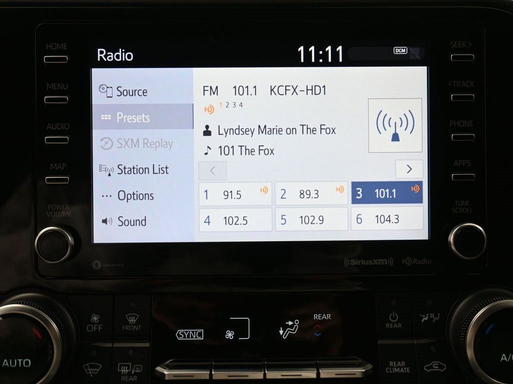 Used 2021 Toyota Highlander XLE image 20