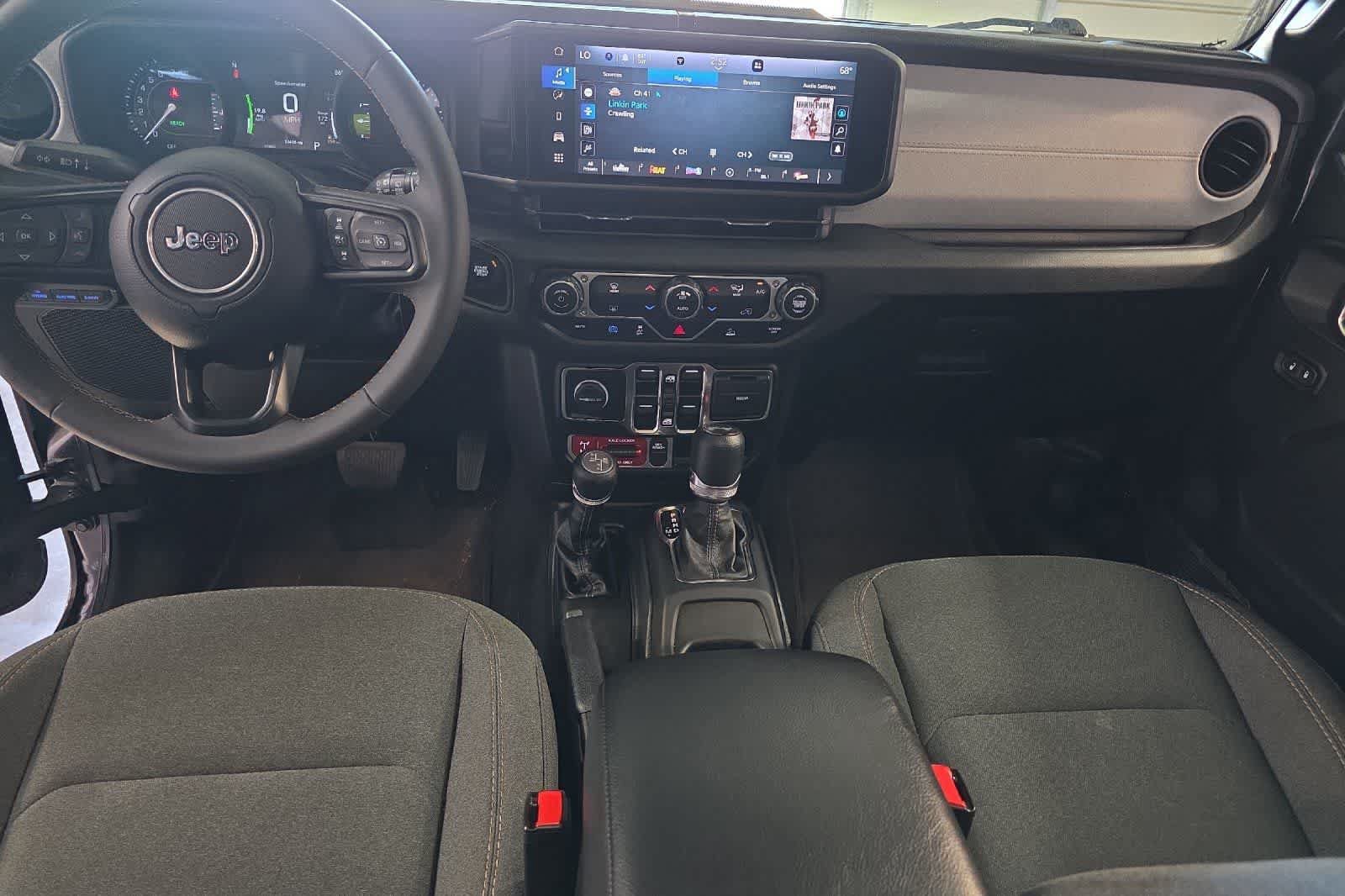 Used 2024 Jeep Wrangler Unlimited AWD/4WD image 4