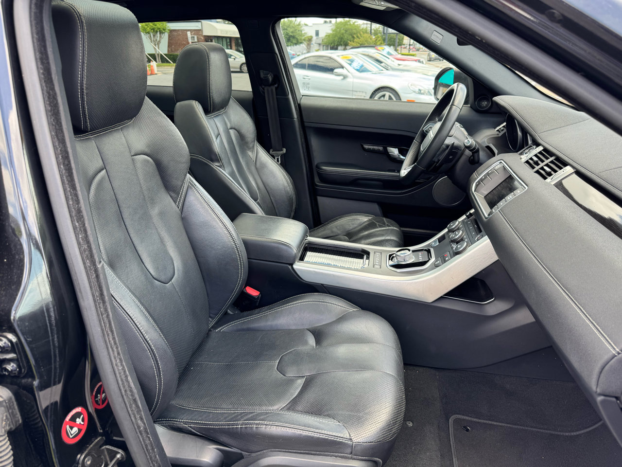 Used 2014 Land Rover Range Rover Evoque Dynamic image 9