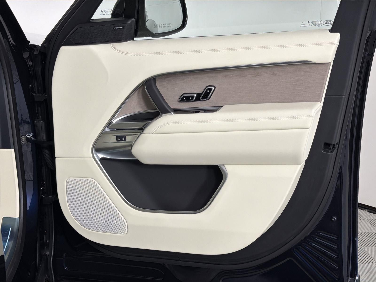 New 2026 Land Rover Range Rover SE image 31