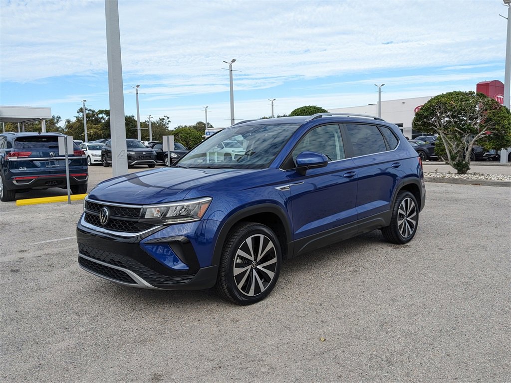 Certified 2023 Volkswagen Taos SE image 3