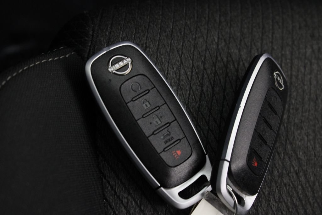 Certified 2025 Nissan Rogue SV AWD/4WD image 31