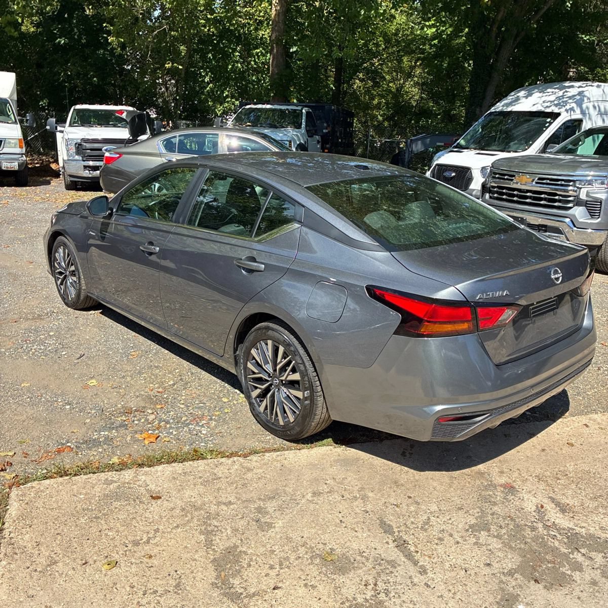 Used 2026 Nissan Altima 2.5 SV FWD image 2