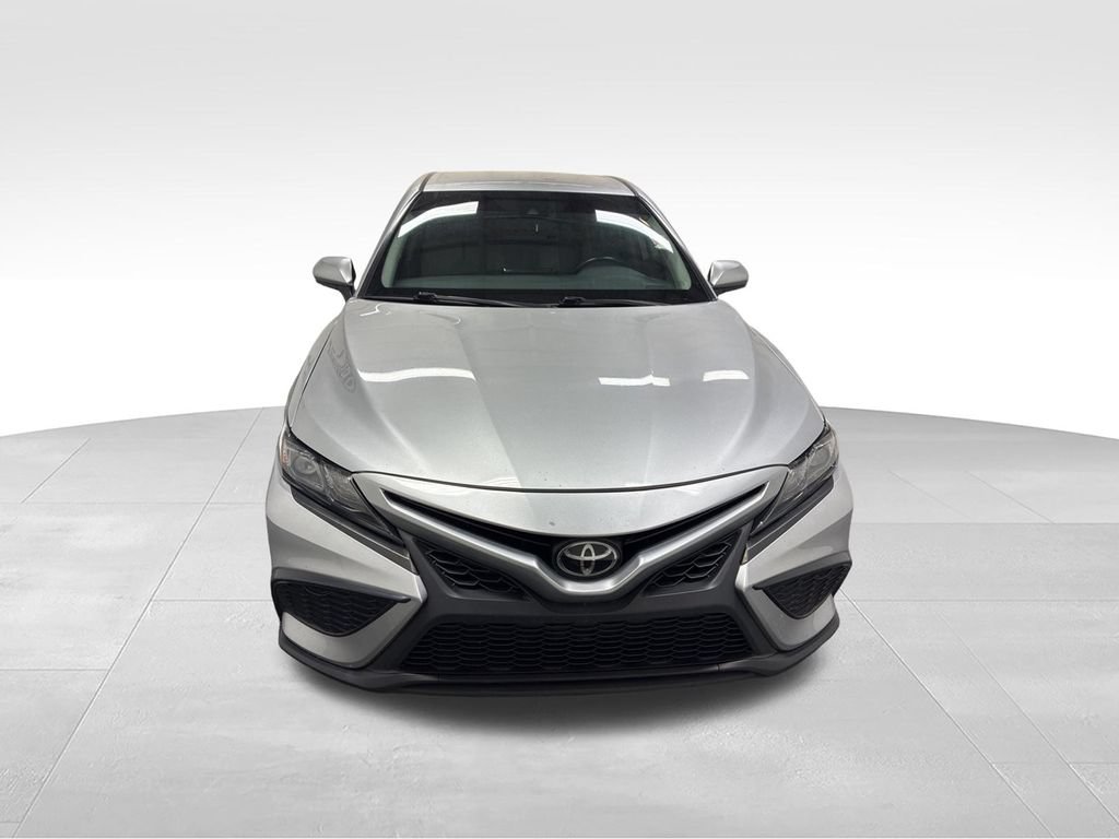 Used 2021 Toyota Camry SE FWD video 2