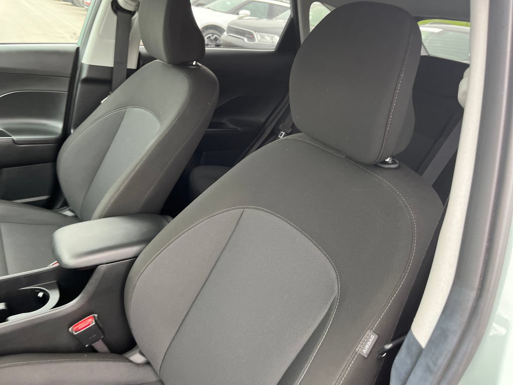 Used 2025 Hyundai Kona SEL FWD image 14