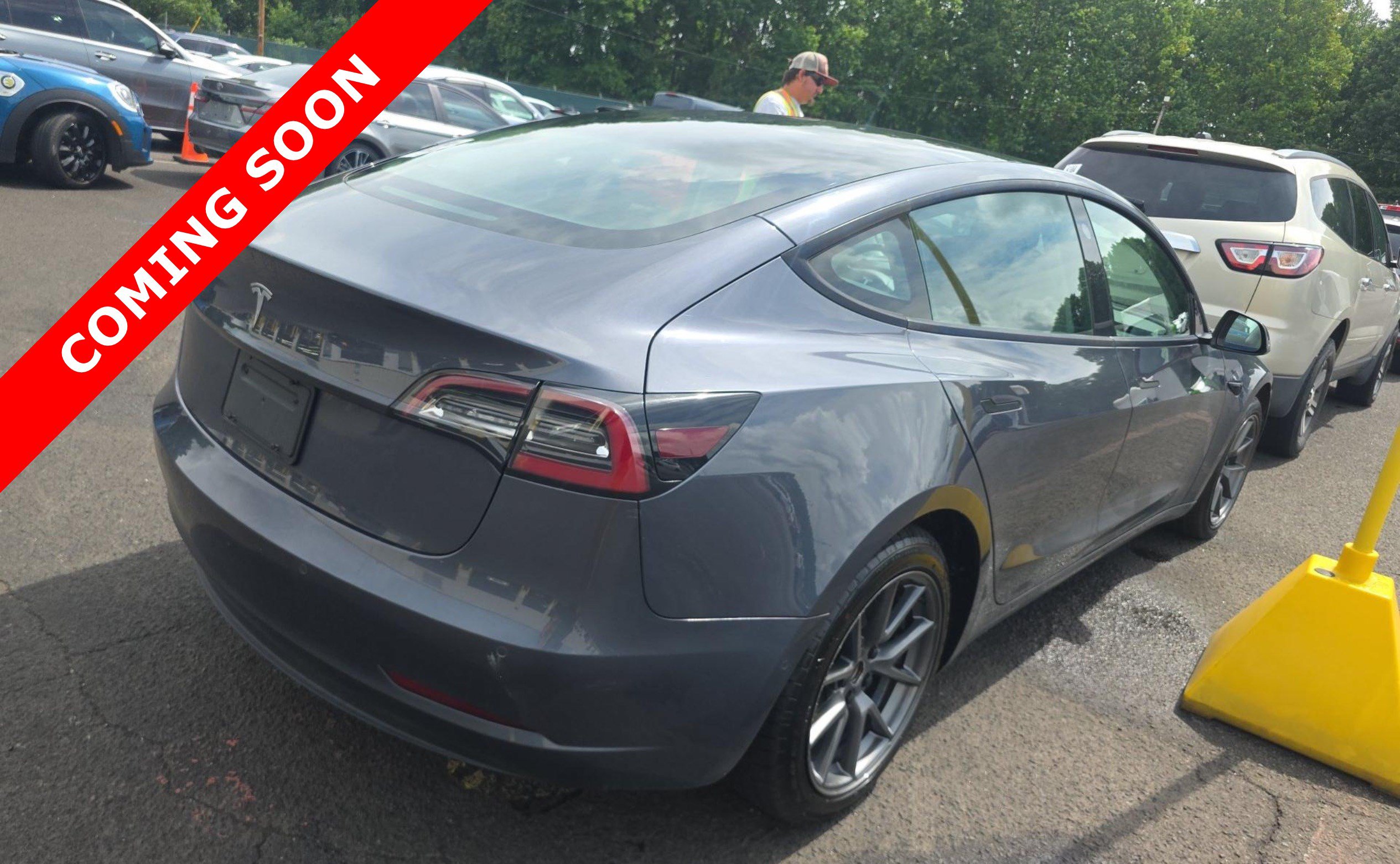Used 2022 Tesla Model 3 Standard Range RWD image 3