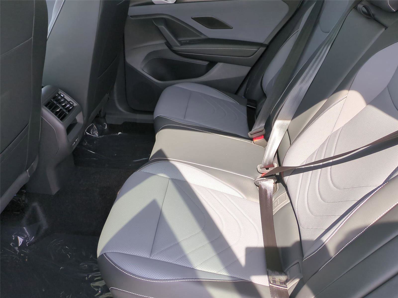 New 2026 Volkswagen Tiguan SE image 16