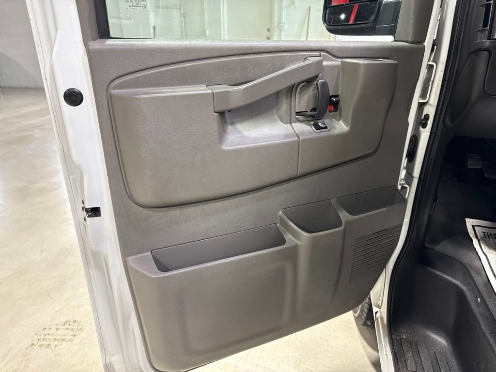 Used 2020 Chevrolet Express 2500 w/ Driver Convenience Package RWD image 20