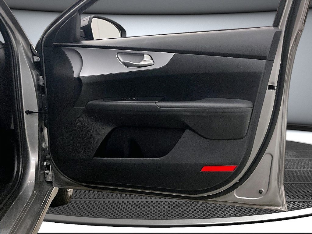 Used 2024 Kia Forte LXS FWD image 28