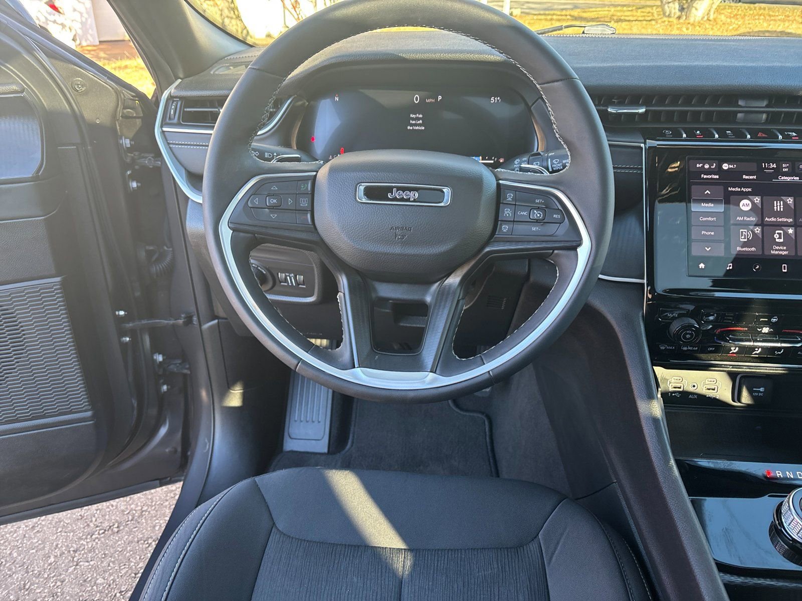 Used 2024 Jeep Grand Cherokee Laredo X w/ Luxury Tech Group I image 15