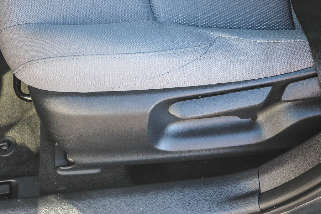Used 2025 Toyota Corolla SE FWD image 54
