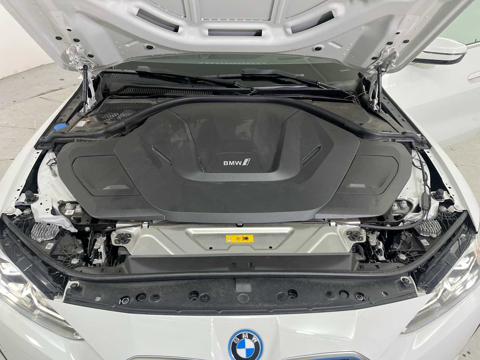 Used 2024 BMW i4 xDrive40i w/ Premium Package image 18