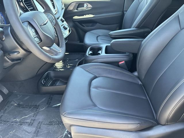 New 2026 Chrysler Voyager LX FWD image 17