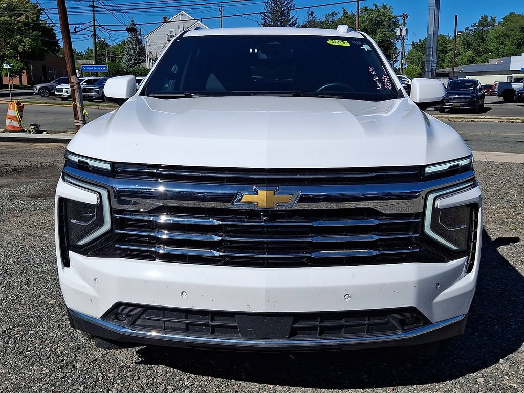 Used 2026 Chevrolet Suburban LT w/ Comfort Package AWD/4WD image 3
