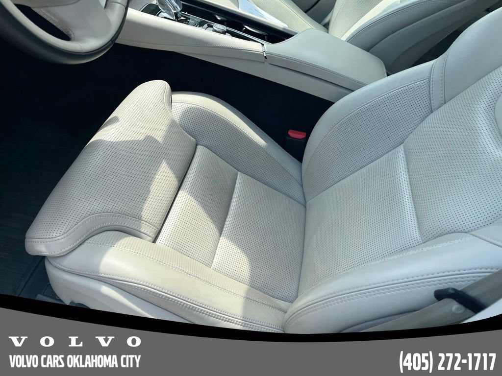 Certified 2023 Volvo S90 B6 Ultimate w/ Protection Package Premier AWD/4WD image 9