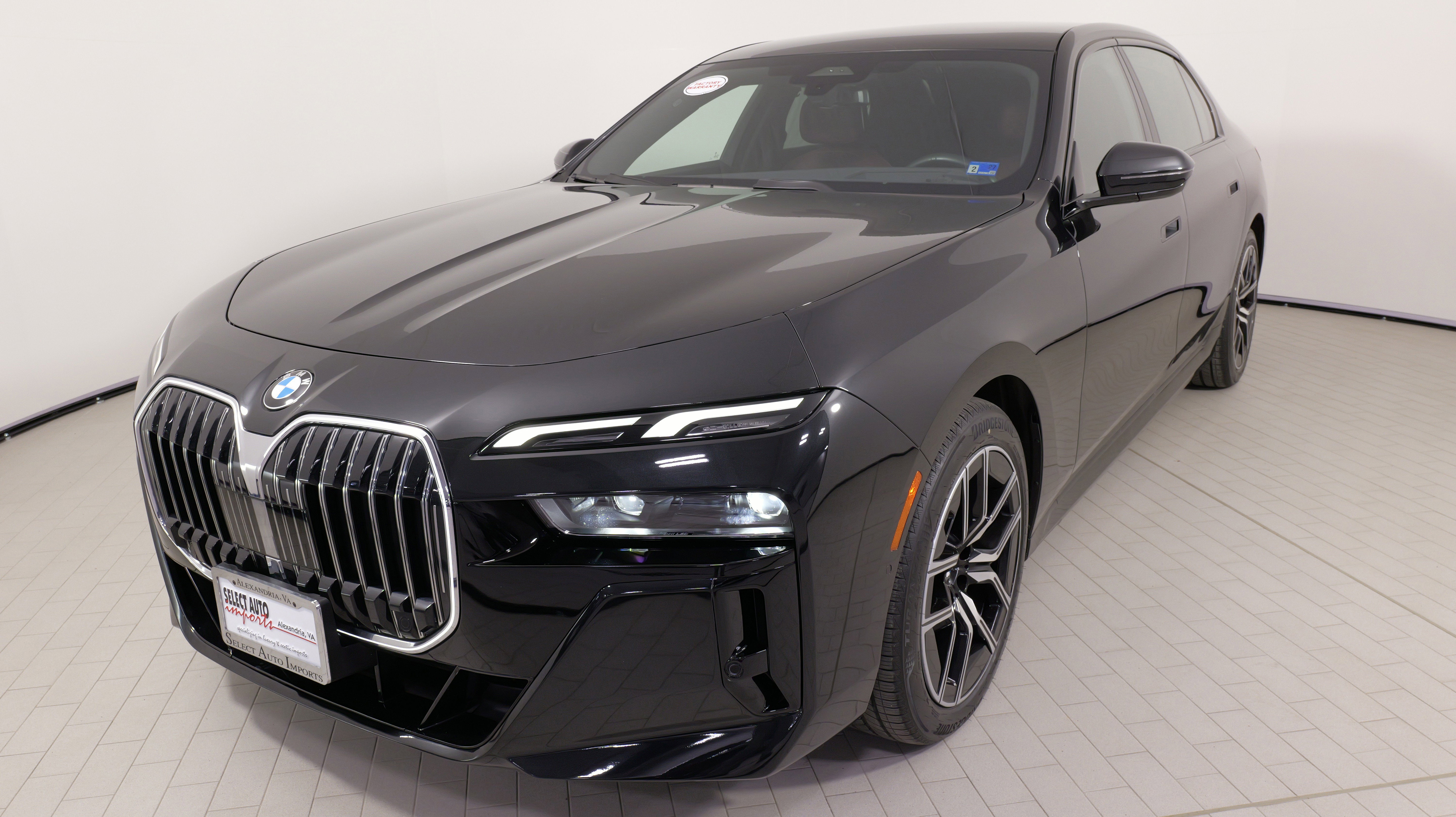Used 2023 BMW 760i xDrive AWD/4WD image 3
