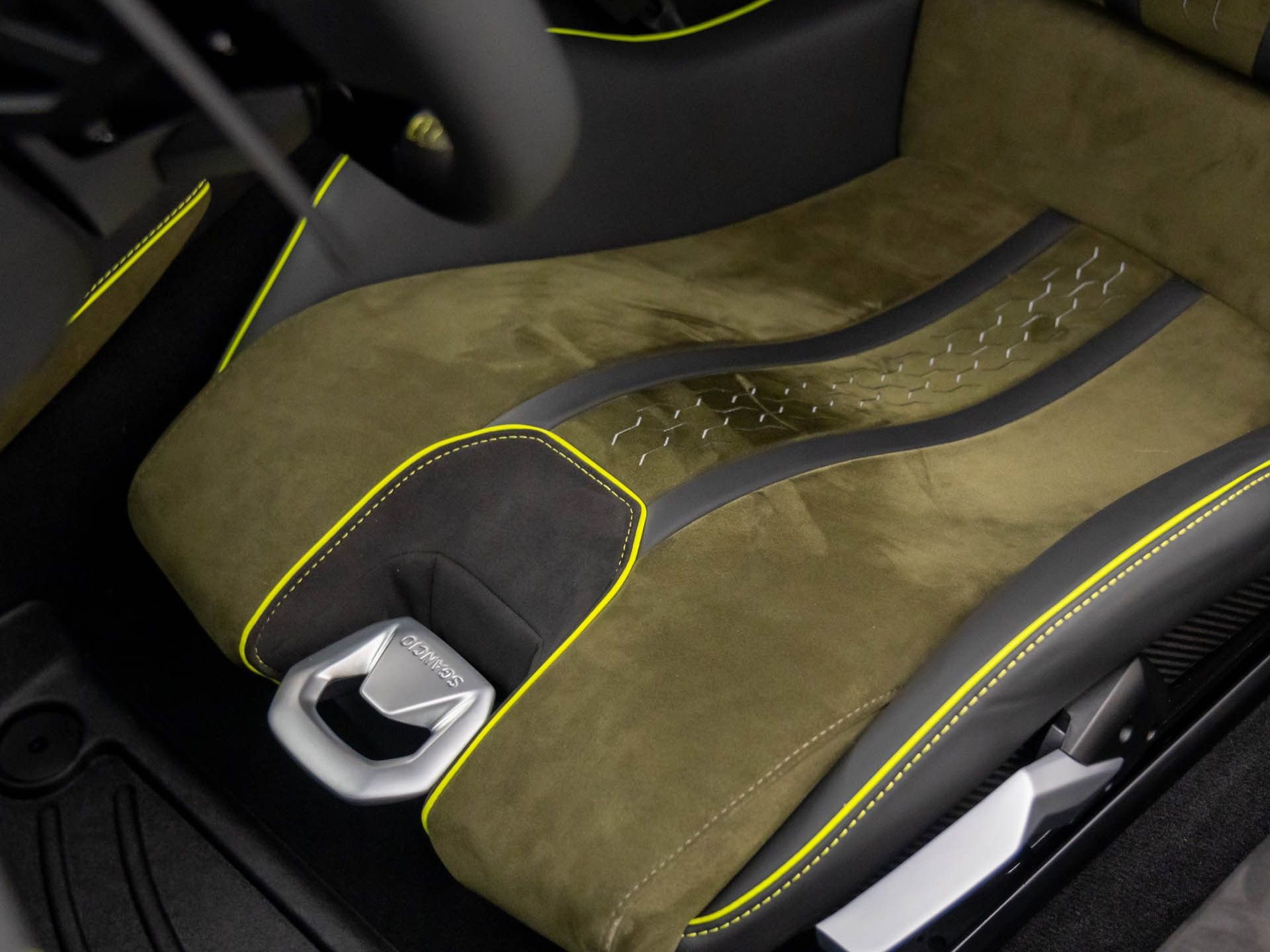 Used 2024 Lamborghini Huracan Sterrato image 14