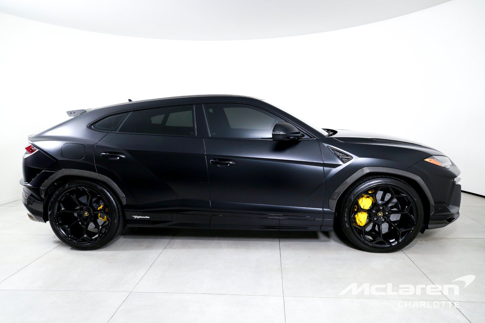 Used 2024 Lamborghini Urus Performante AWD/4WD image 9