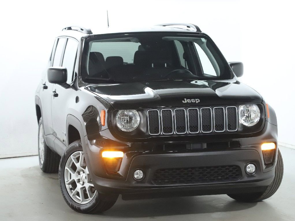 Used 2023 Jeep Renegade Latitude w/ Premium Group image 2