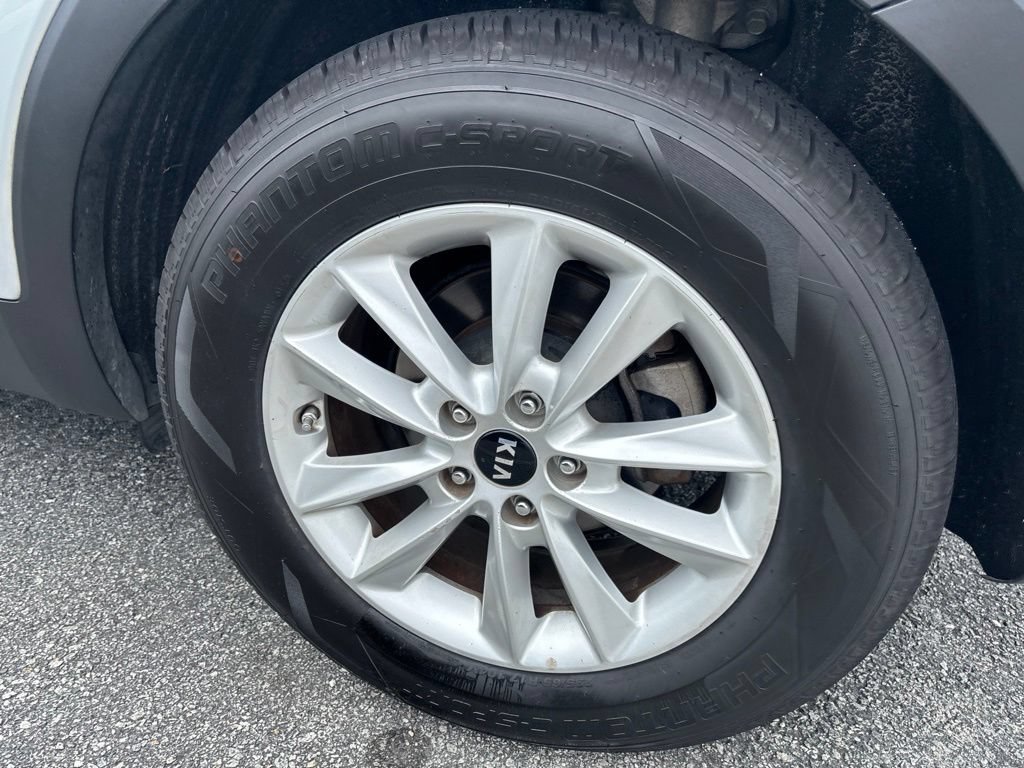 Used 2019 Kia Sorento L FWD image 14