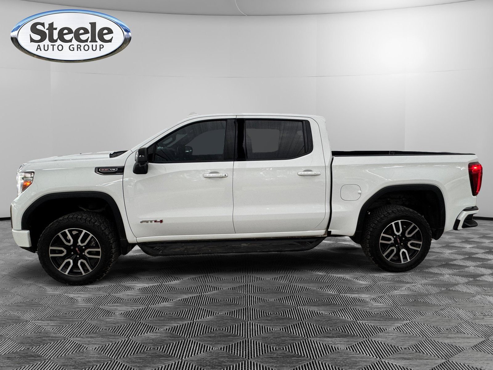 Used 2021 GMC Sierra 1500 AT4 AWD/4WD image 2