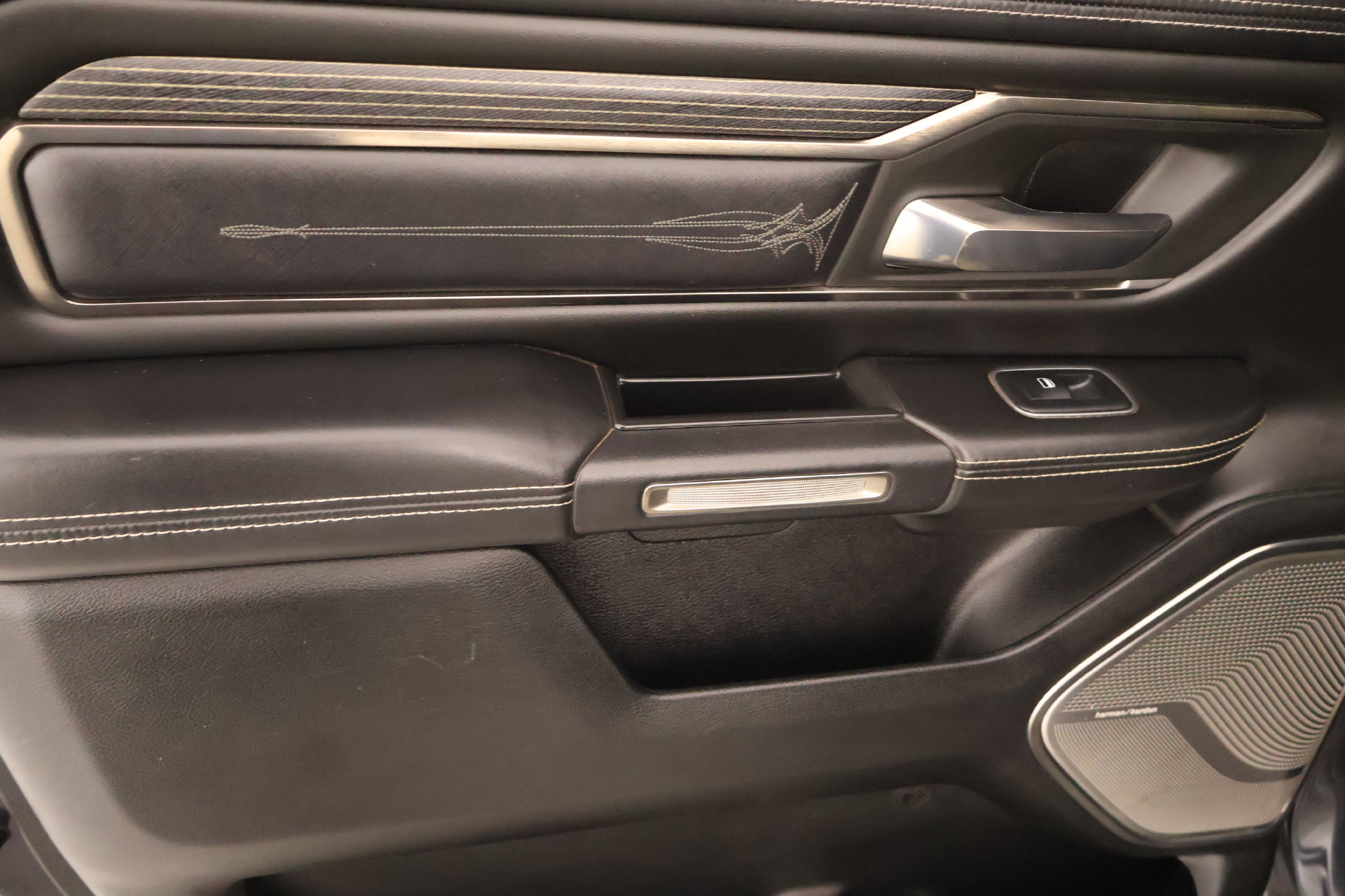 Used 2020 RAM 1500 Limited AWD/4WD image 18