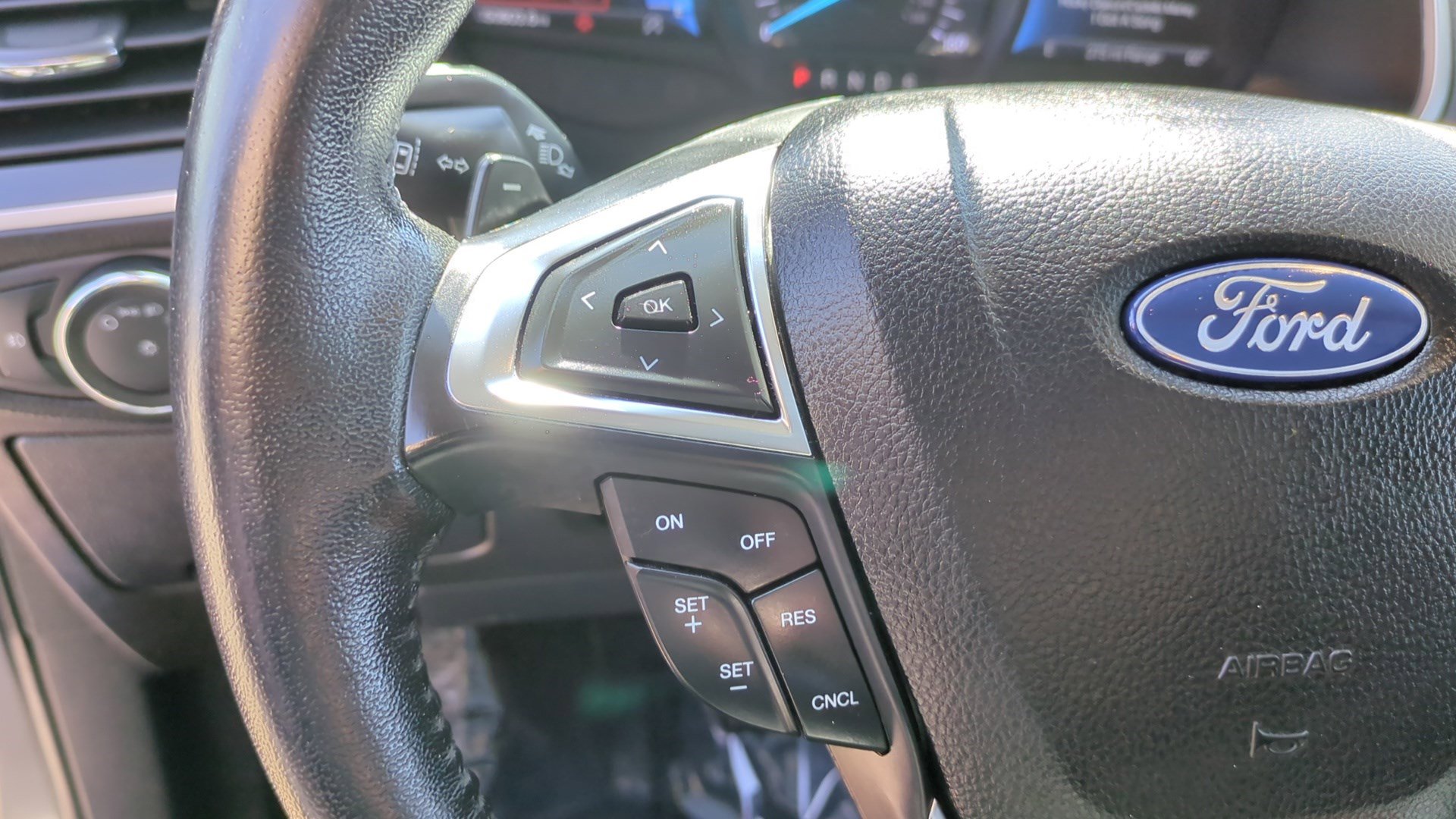 Used 2021 Ford Edge SEL w/ Convenience Package AWD/4WD image 17