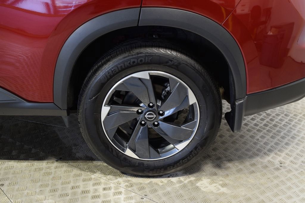 Used 2025 Nissan Rogue SV AWD/4WD image 36