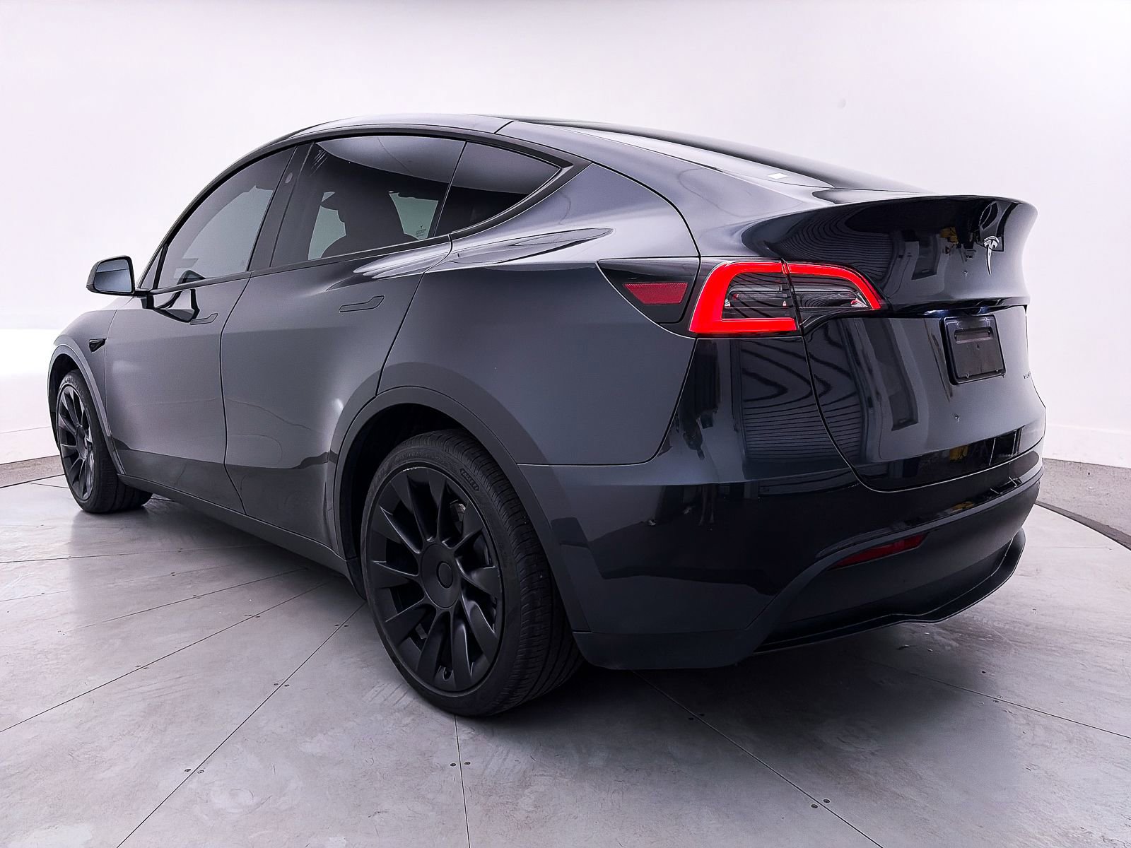 Used 2024 Tesla Model Y Long Range image 12