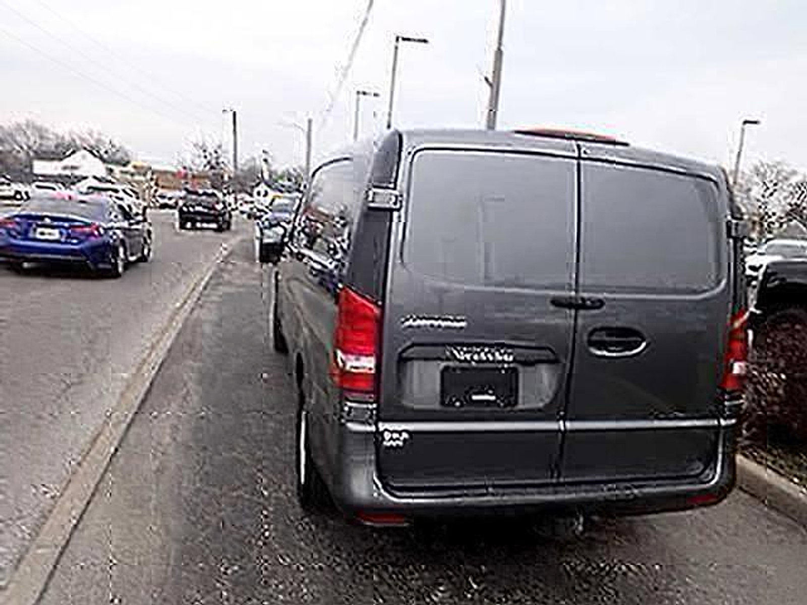 Used 2021 Mercedes-Benz Metris image 4