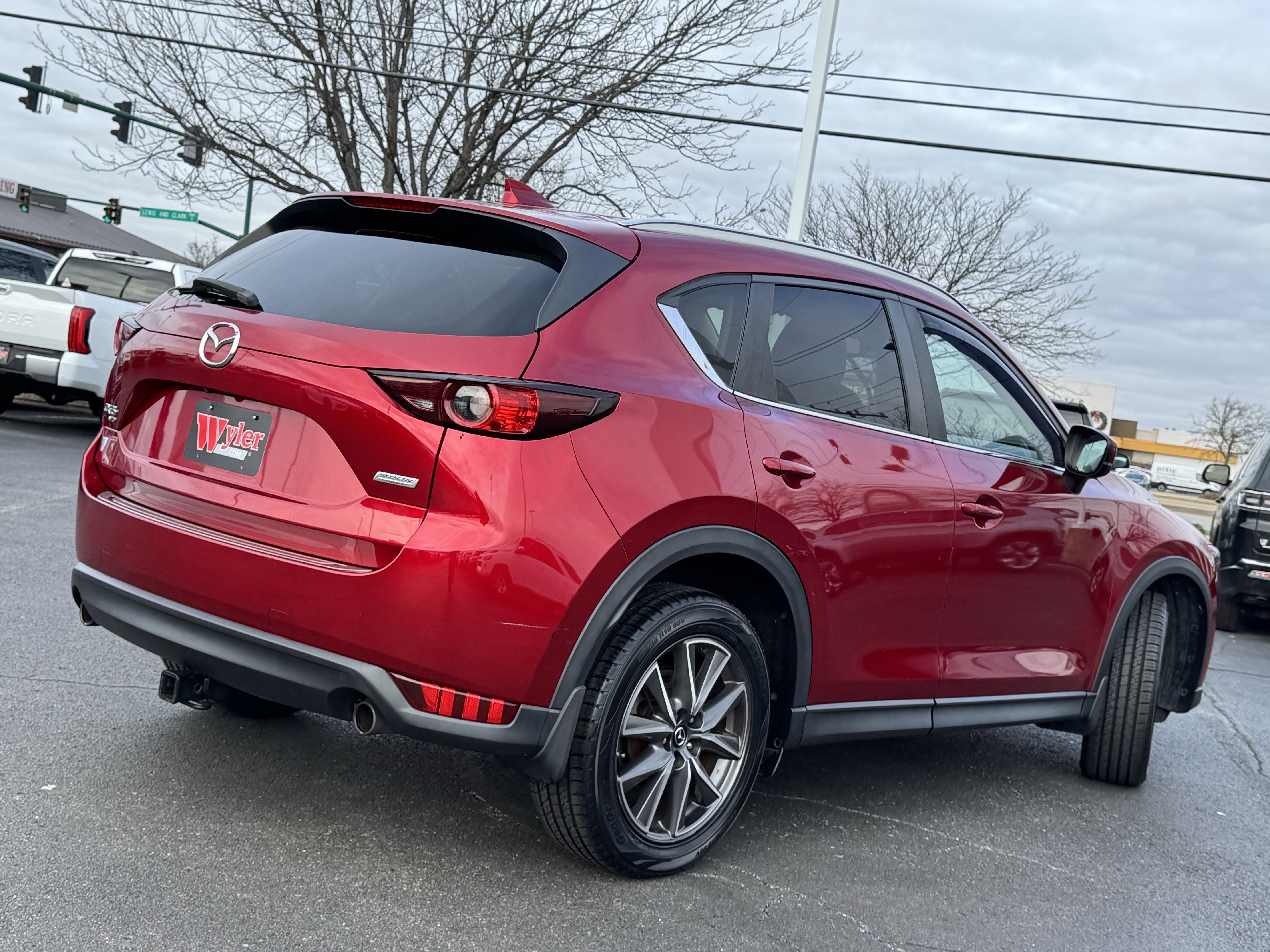 Used 2018 MAZDA CX-5 Touring w/ Preferred Equipment Package image 3