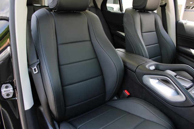 Used 2024 Mercedes-Benz GLE 350 4MATIC w/ AMG Line Exterior image 14