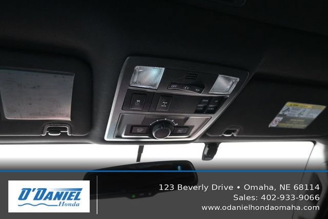 Used 2016 Toyota Tacoma TRD Off-Road AWD/4WD image 30