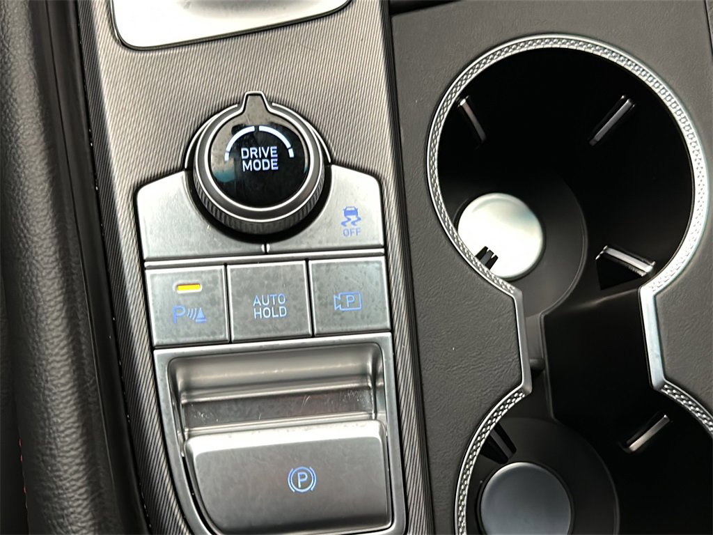 Certified 2025 Genesis G70 2.5T w/ Sport Prestige Package image 28