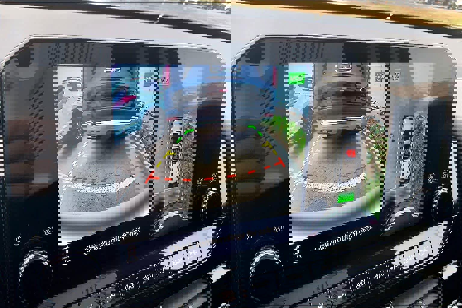 Used 2024 Nissan Pathfinder SL FWD image 27