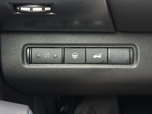 Used 2025 Nissan Pathfinder Rock Creek AWD/4WD image 23