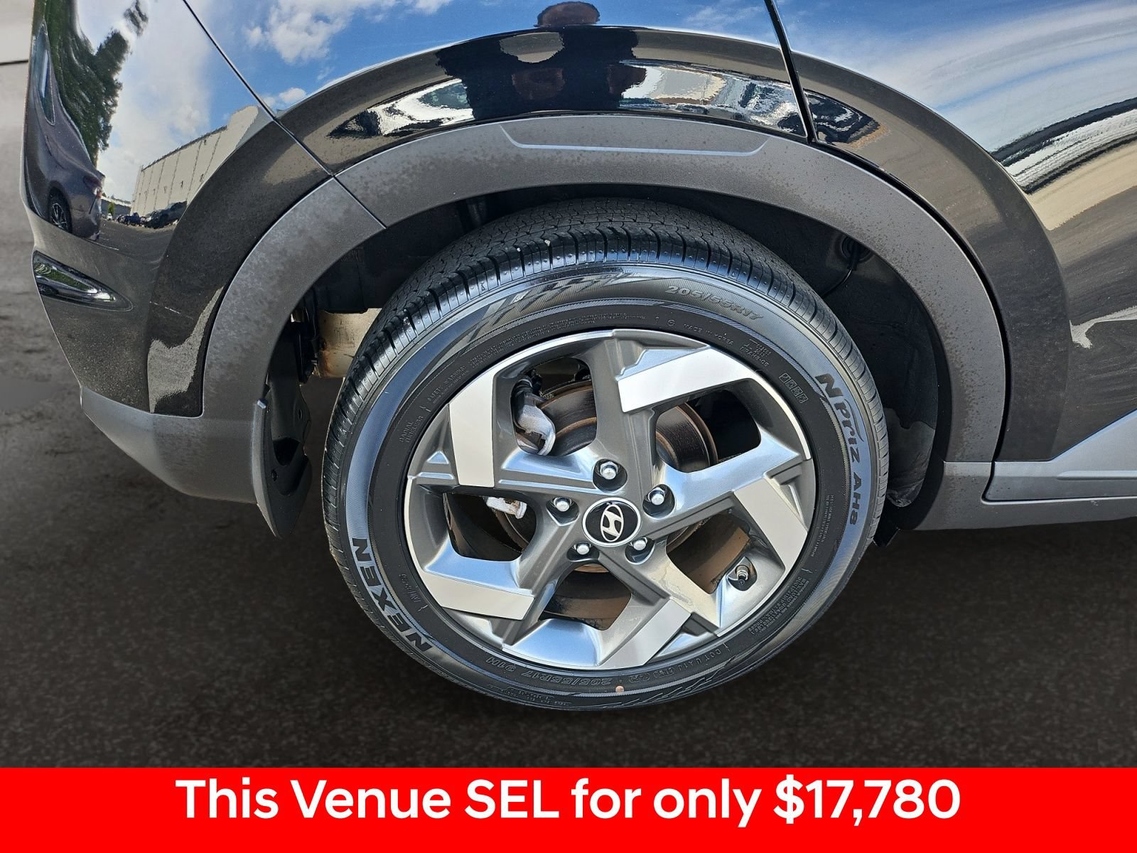 Used 2022 Hyundai Venue SEL FWD image 43