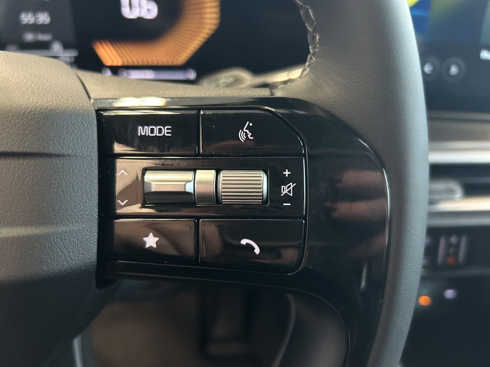 New 2026 Kia Sorento LX image 20