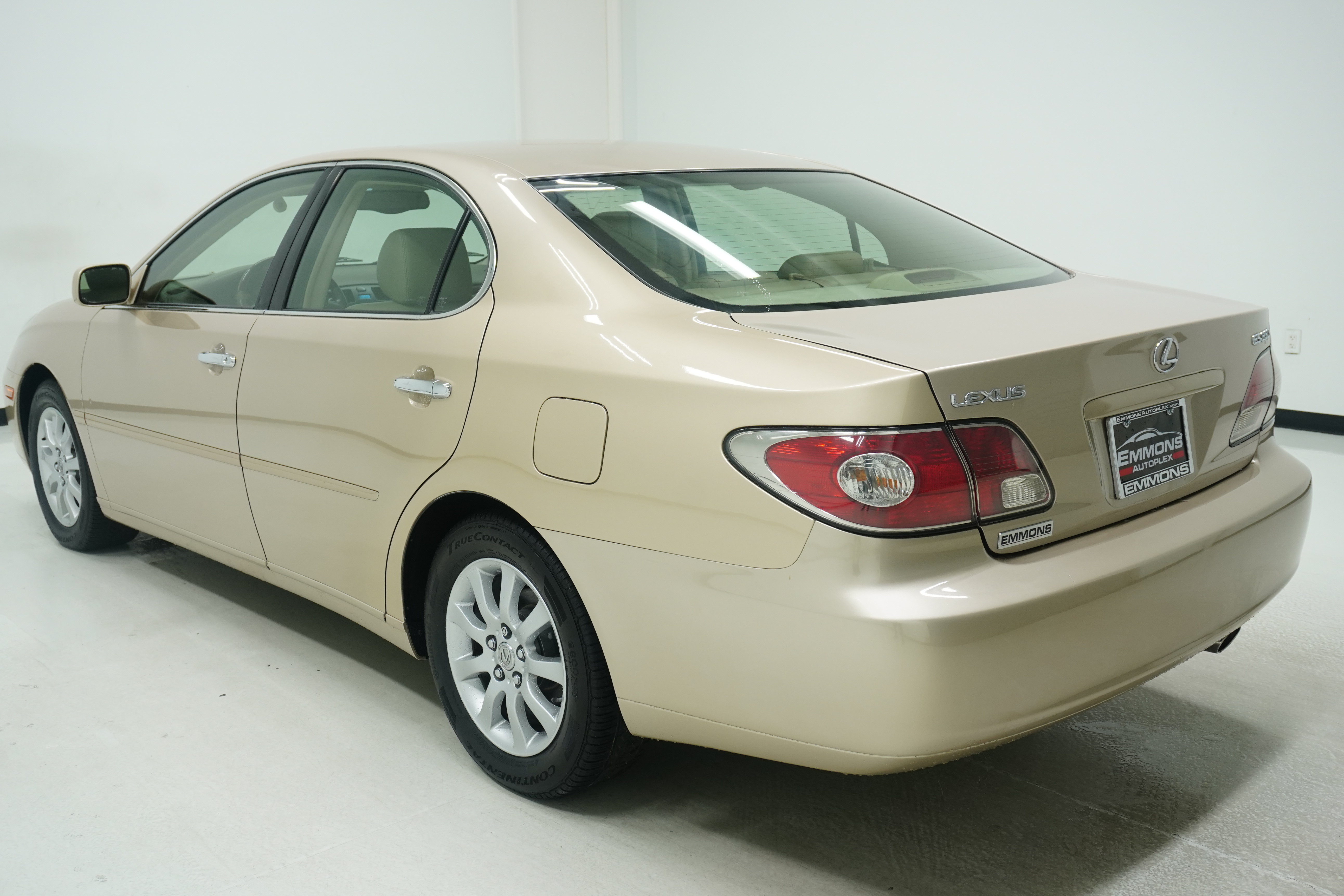 Used 2004 Lexus ES 330 w/ Premium Pkg FWD image 6