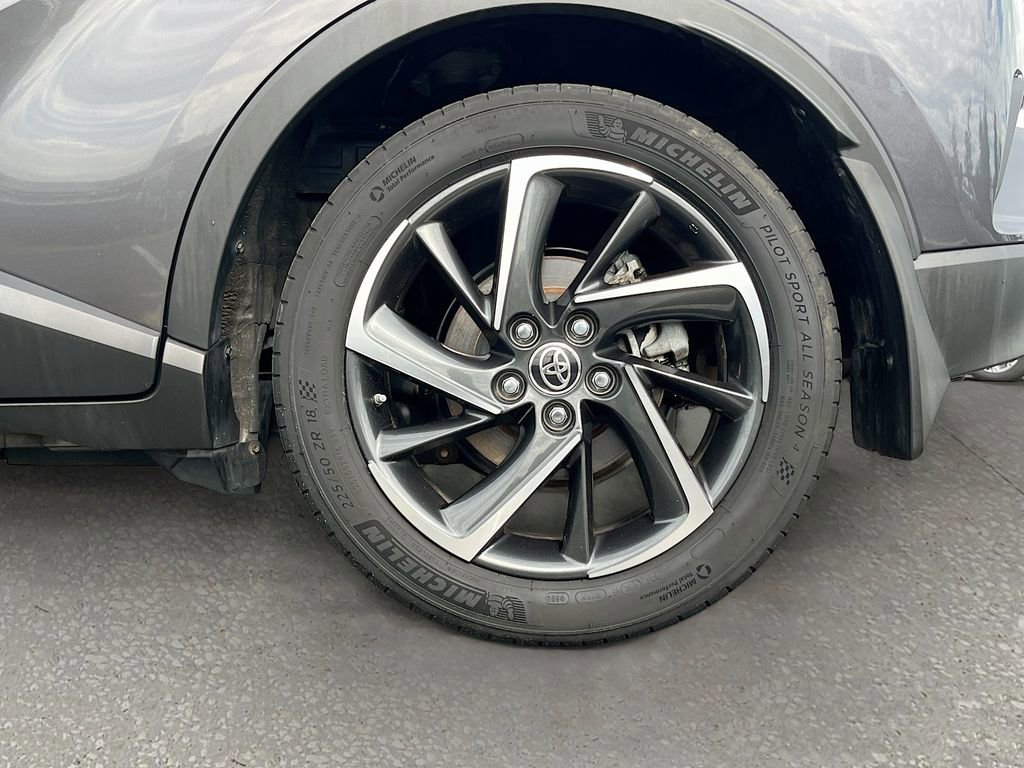 Used 2020 Toyota C-HR Limited FWD image 27