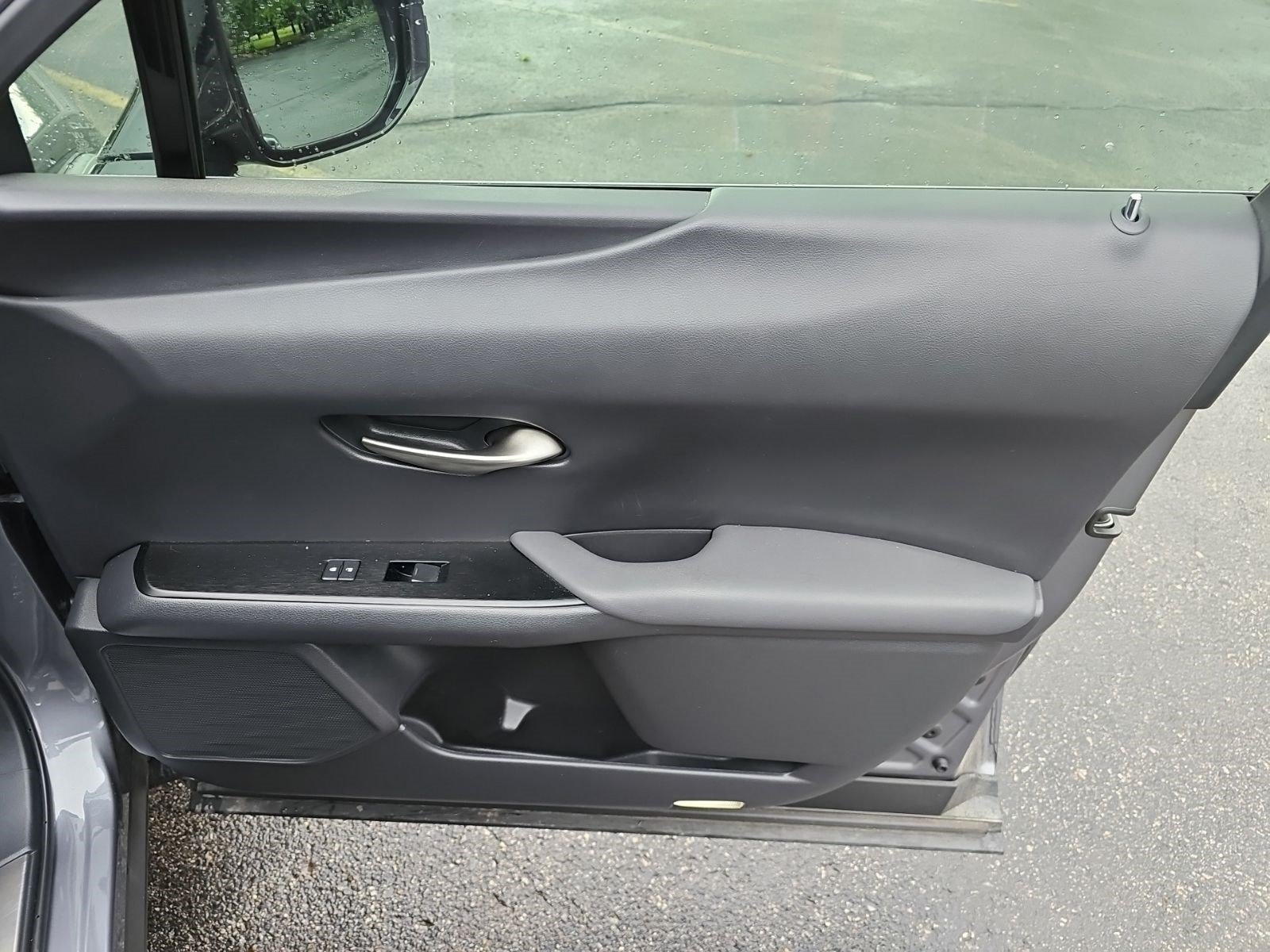 Used 2020 Lexus UX 200 F Sport w/ Accessory Package FWD image 15