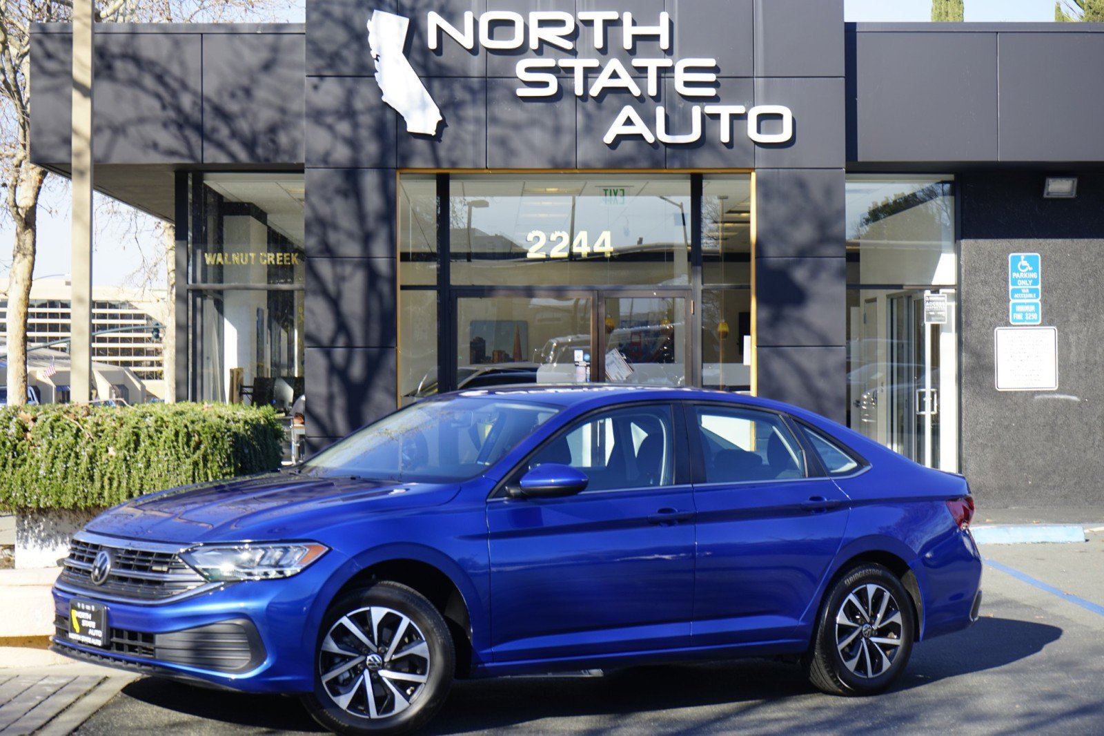 Used 2022 Volkswagen Jetta S image 2