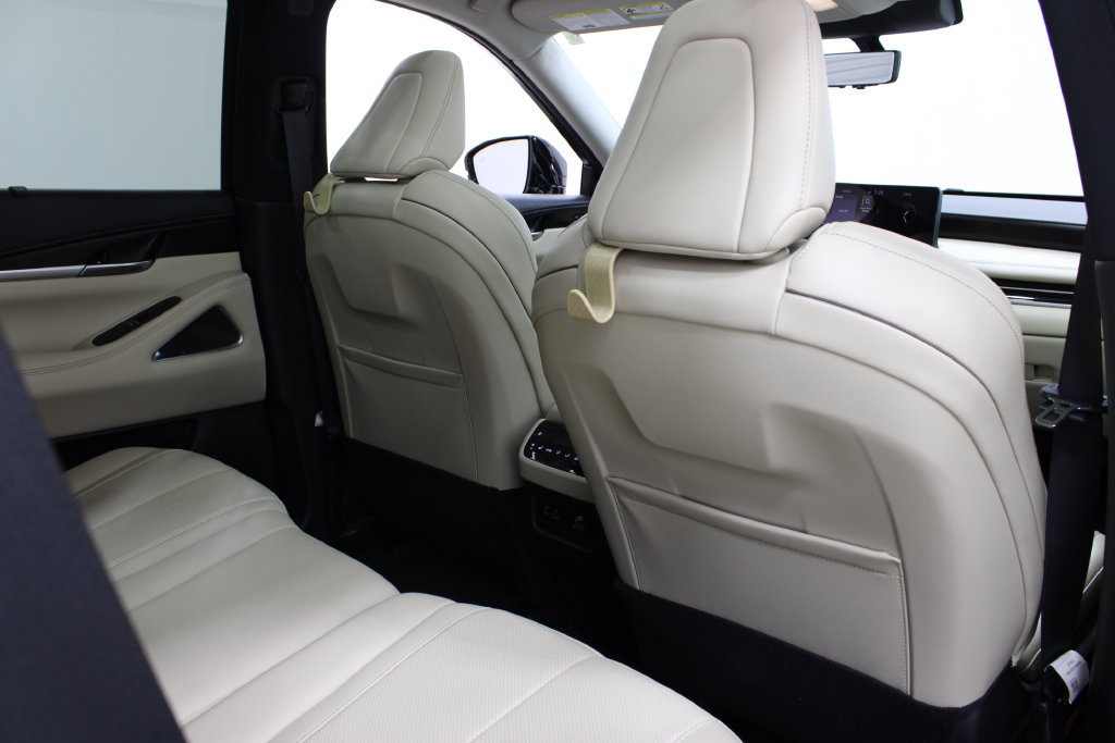 Used 2023 INFINITI QX60 Sensory w/ Vision Package AWD/4WD image 23