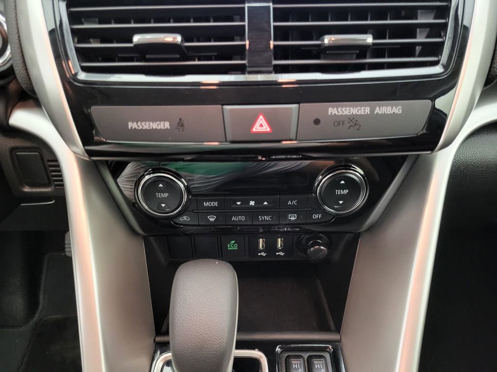 Used 2025 Mitsubishi Eclipse Cross SE image 32