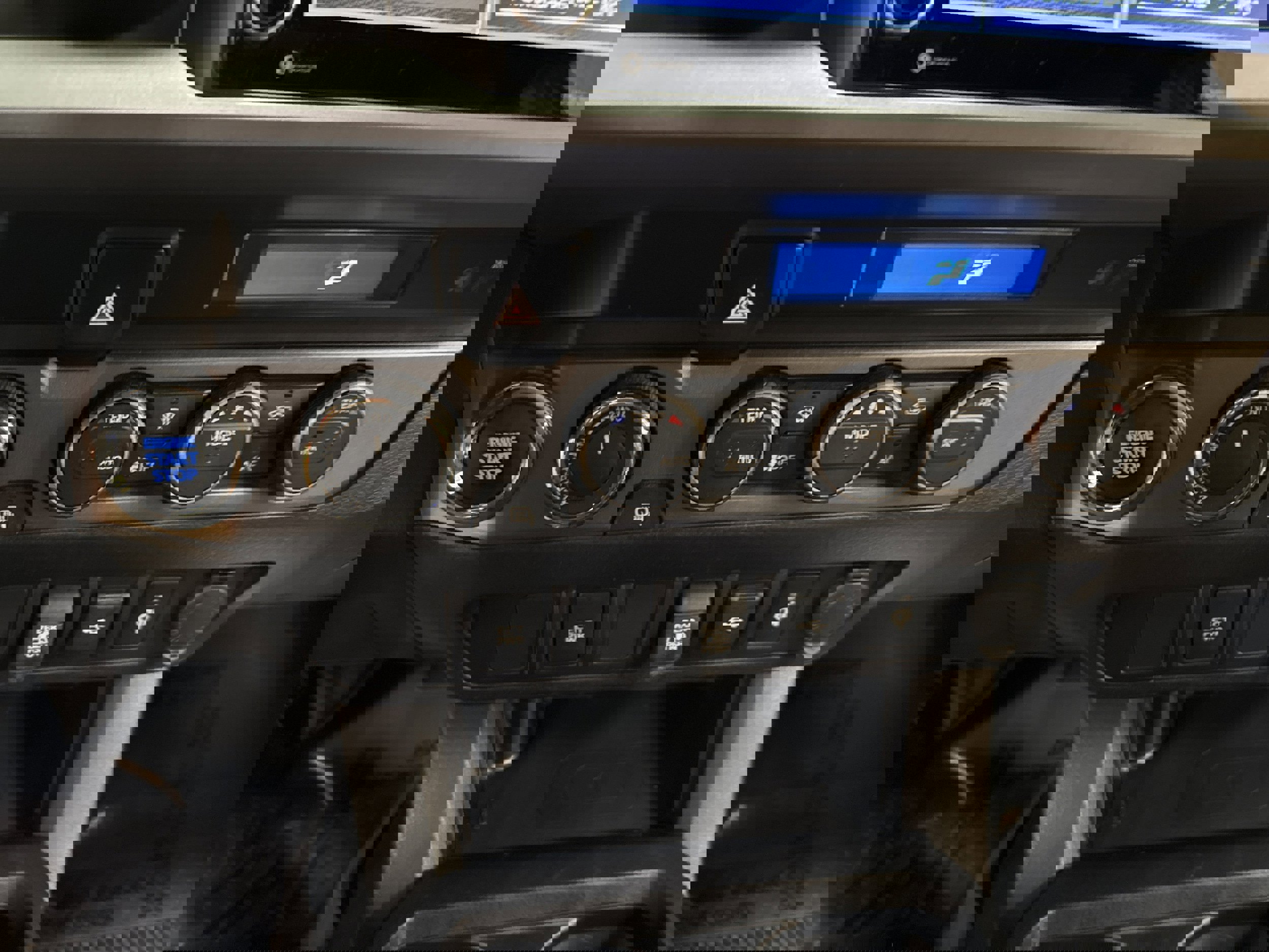 Used 2022 Toyota Tacoma TRD Off-Road AWD/4WD image 35