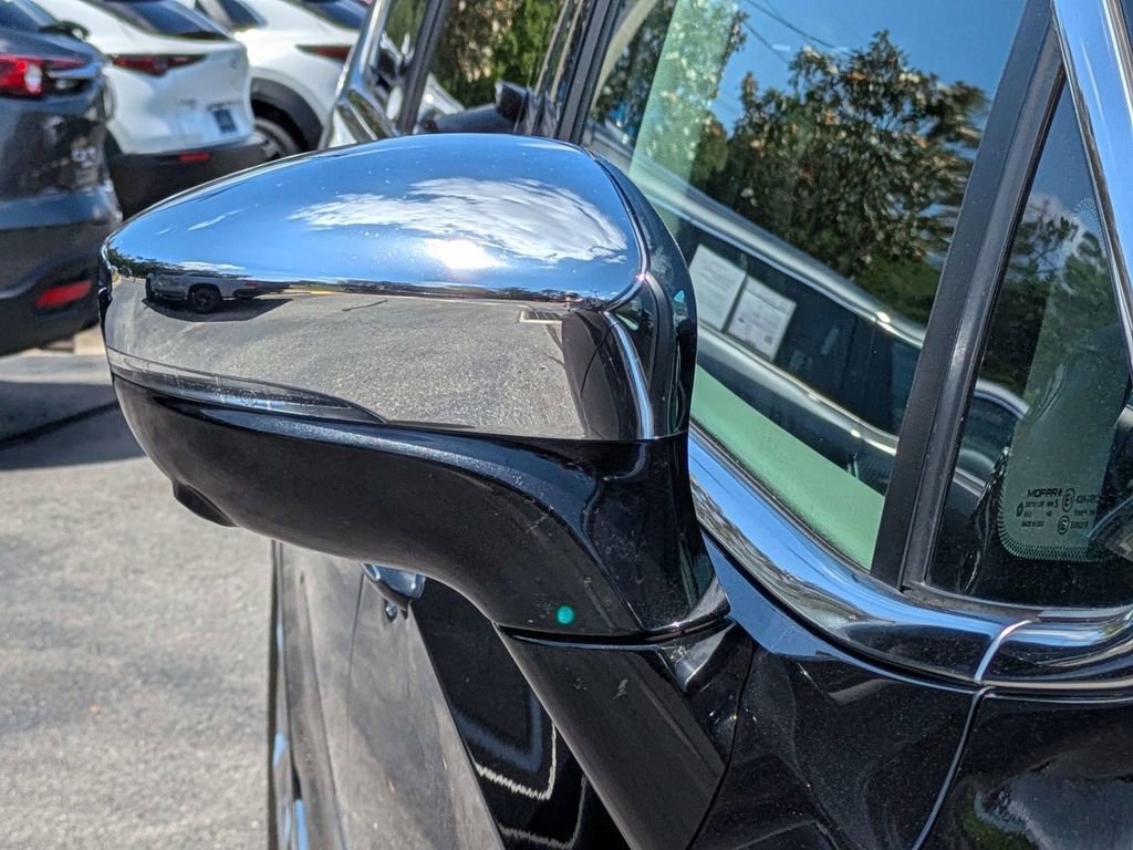 Used 2022 Chrysler Pacifica Limited FWD image 12