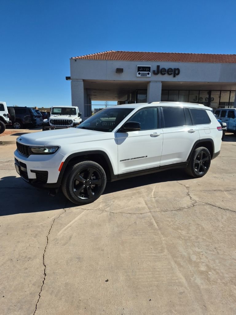 Used 2023 Jeep Grand Cherokee L Laredo AWD/4WD video 1